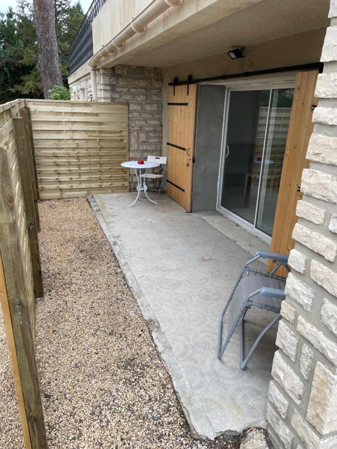 Joli Logement Au Pied Des Alpilles Eyguières Exterior foto